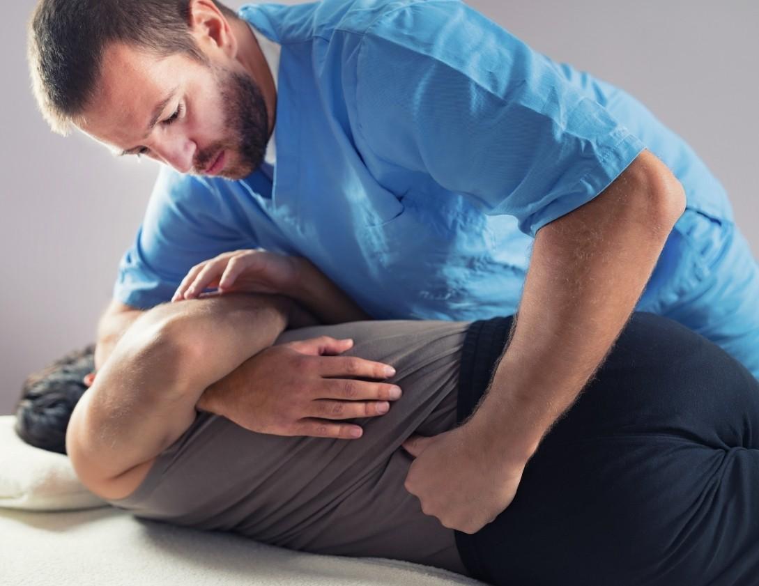 chiropractor using the diversified technique