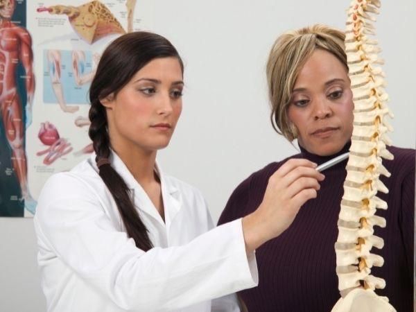 arrowhead-clinic-chiropractor-explains-a-diagnosis